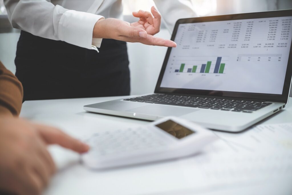 Machine learning for pricing, Real-time price adjustments, Competitive price intelligence